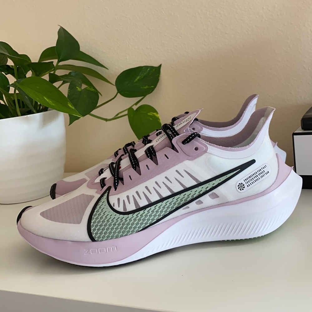 New Nike Zoom Gravity Running Shoe - Picture 5 of 8